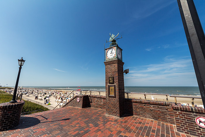 F&uuml;nf nach drei am Hauptstrand