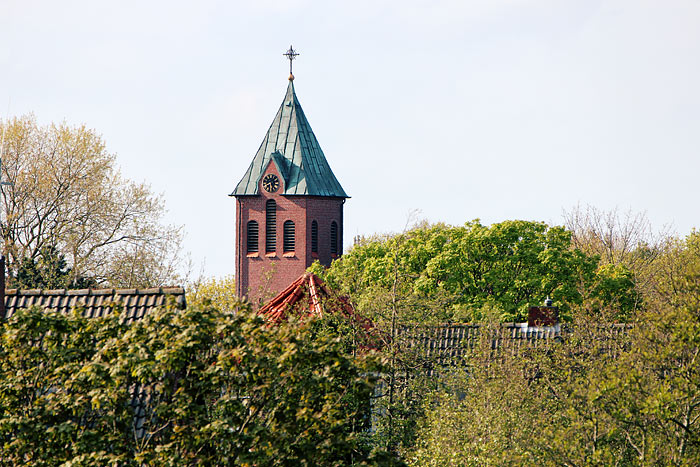 Nikolaikirche durchs Teleobjektiv betrachtet