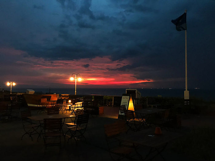 Strandpromenade am Abend
