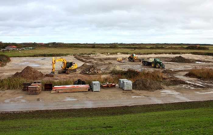 Lagerplatz der Deichbaustelle