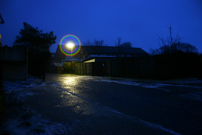 Siedlerstra&szlig;e im D&auml;mmerlicht