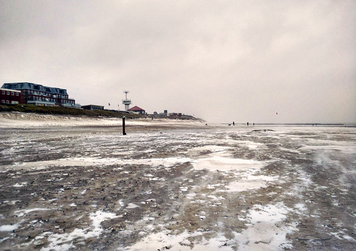 Schnee am Hauptstrand