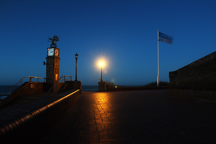 Hauptuhr in der Abendd&auml;mmerung