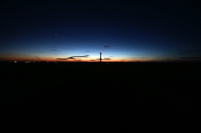 Neuer Leuchtturm im D&auml;mmerlicht