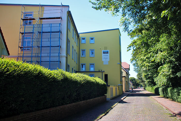 Friedrich-August-Stra&szlig;e mit Park-Hotel