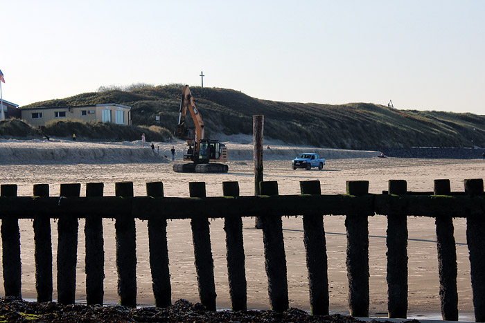 Bagger am Surfstrand