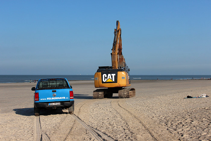 Bagger am Hauptstrand