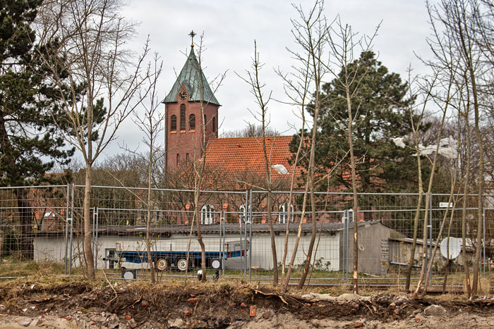 Nikolaikirche von der Siedlerstra&szlig;e aus gesehen