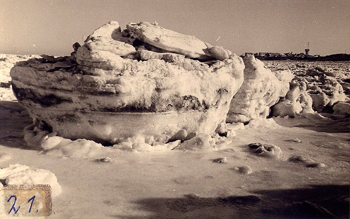 Eisschollen am Hauptstrand