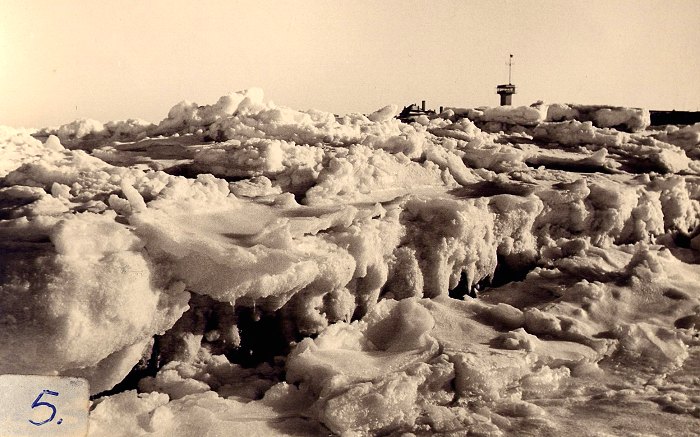 Eisschollen am Hauptstrand