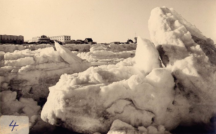 Eisschollen am Hauptstrand