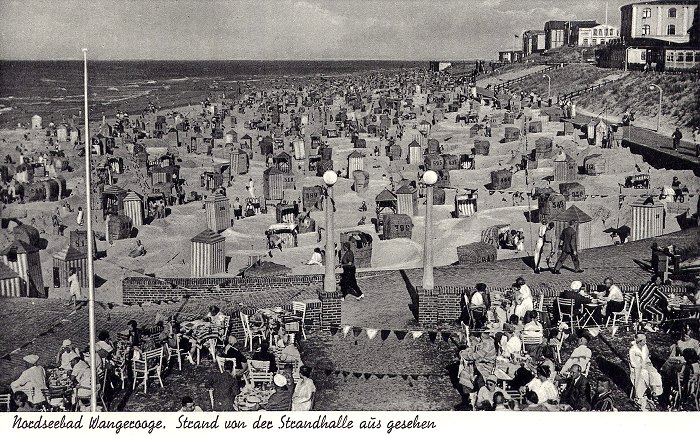 Strand von der Strandhalle aus gesehen