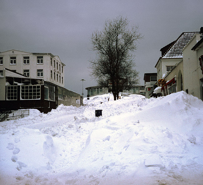Schneeverwehungen in der Zedeliusstra&szlig;e