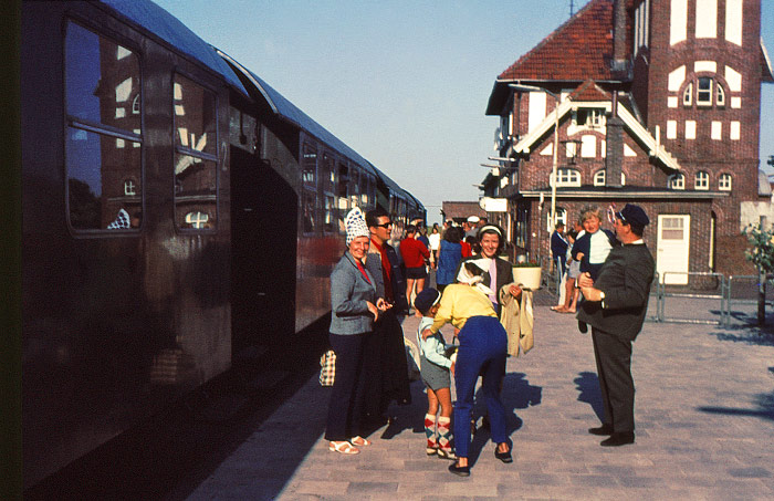 Abschiedsszene am Bahnhof