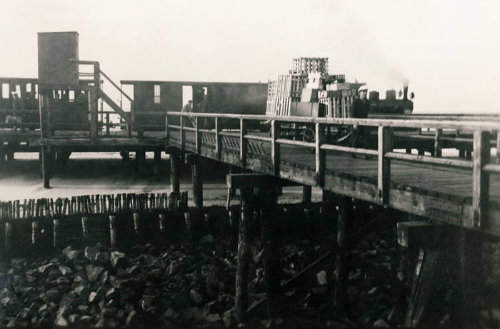 G&uuml;terverladung am Ostanleger