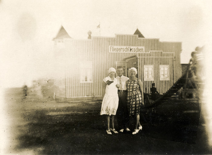 Fliegerschl&ouml;&szlig;chen am Flugplatz