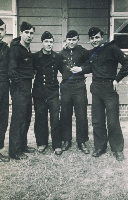 Gruppenfoto mit Soldaten