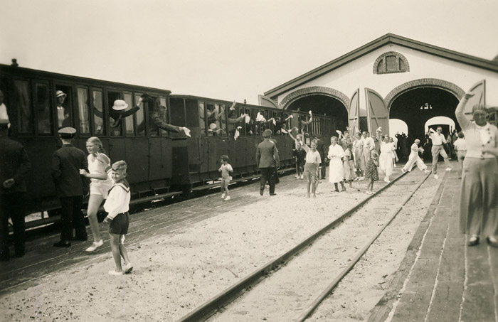 Abschiedsszene am Bahnhof