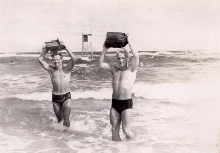 Schwimmer nach der Badezeit