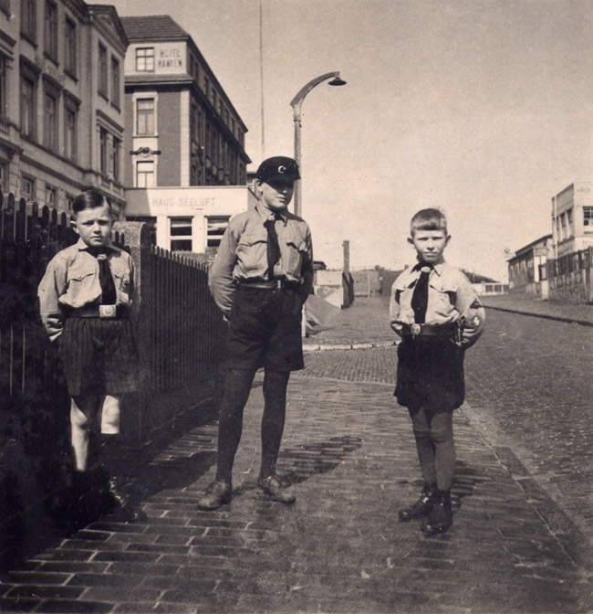 Gruppenfoto in der Zedeliusstra&szlig;e