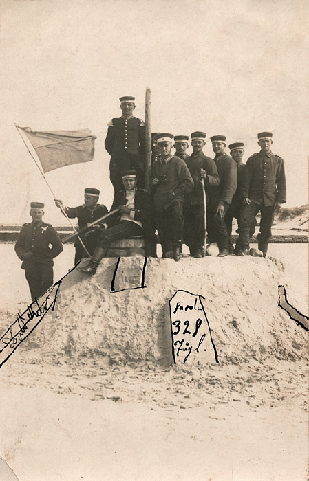 Sandburg mit Soldaten