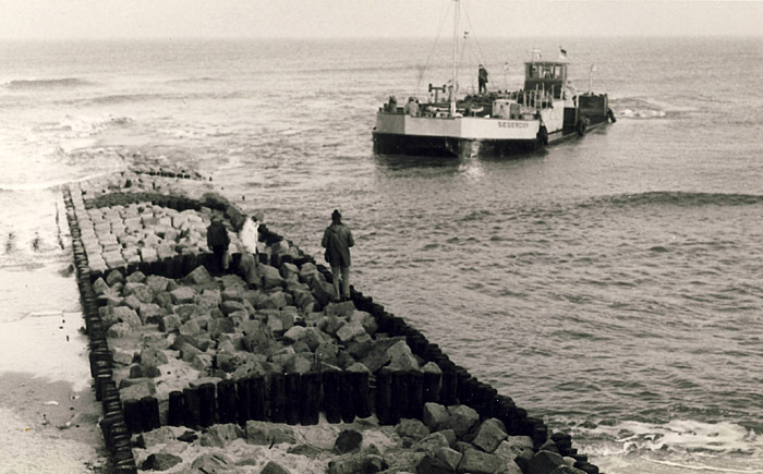 Steinlieferung per Schiff