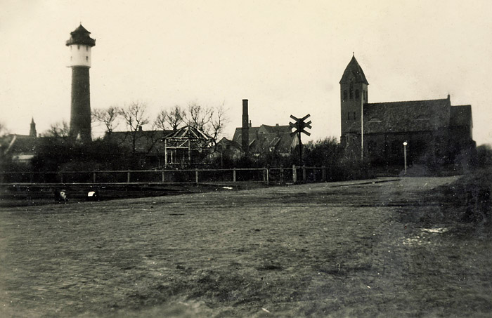 Bahn&uuml;bergang &ouml;stlich des Bahnhofs