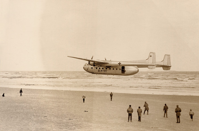 Sturmflut 1962. Noratlas im Tiefflug