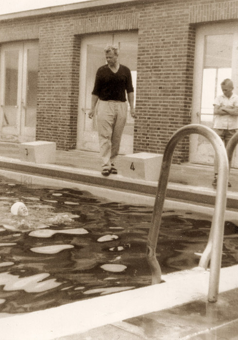 Schwimmunterricht im Freibad