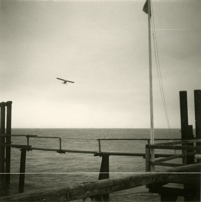 Flugzeug &uuml;ber dem Ostanleger