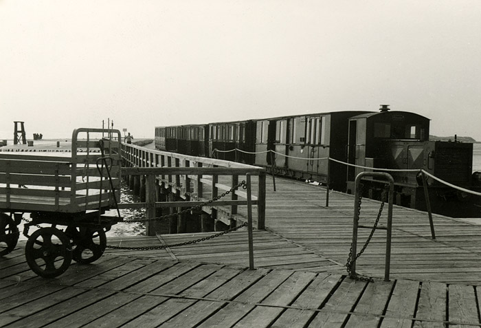 Inselbahn am Ostanleger