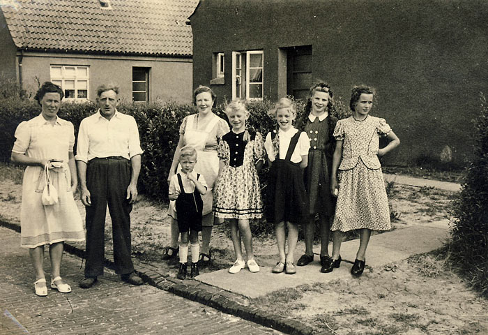 Szene in der Siedlerstra&szlig;e