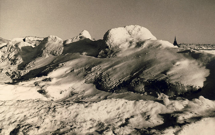 Aufgetürmtes Eis am Weststrand