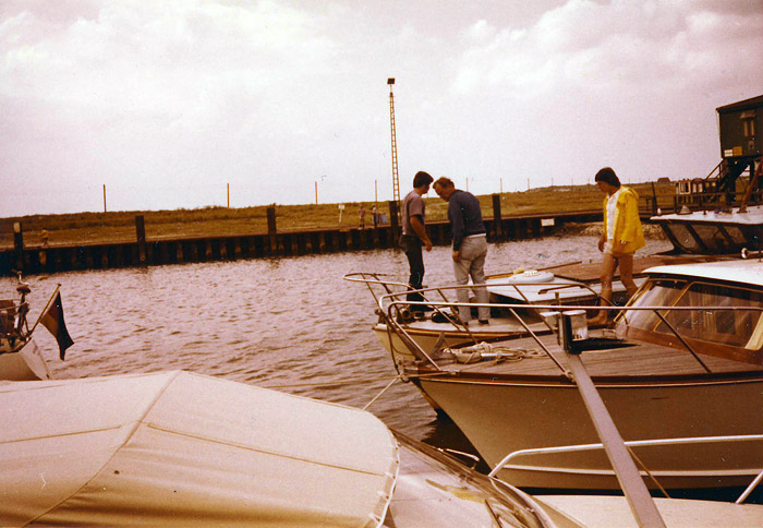 Sportboote am Westanleger