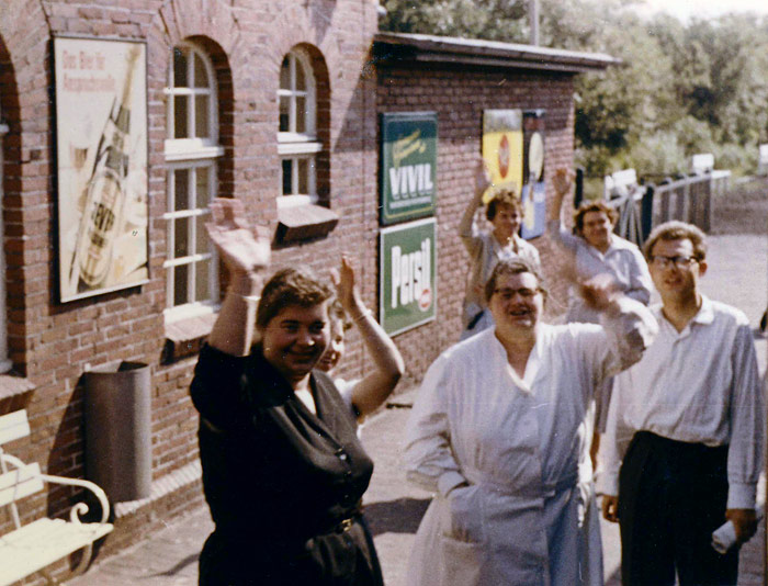 Abschiedsszene am Bahnhof