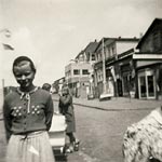 Unterwegs in der Dorfstra&szlig;e